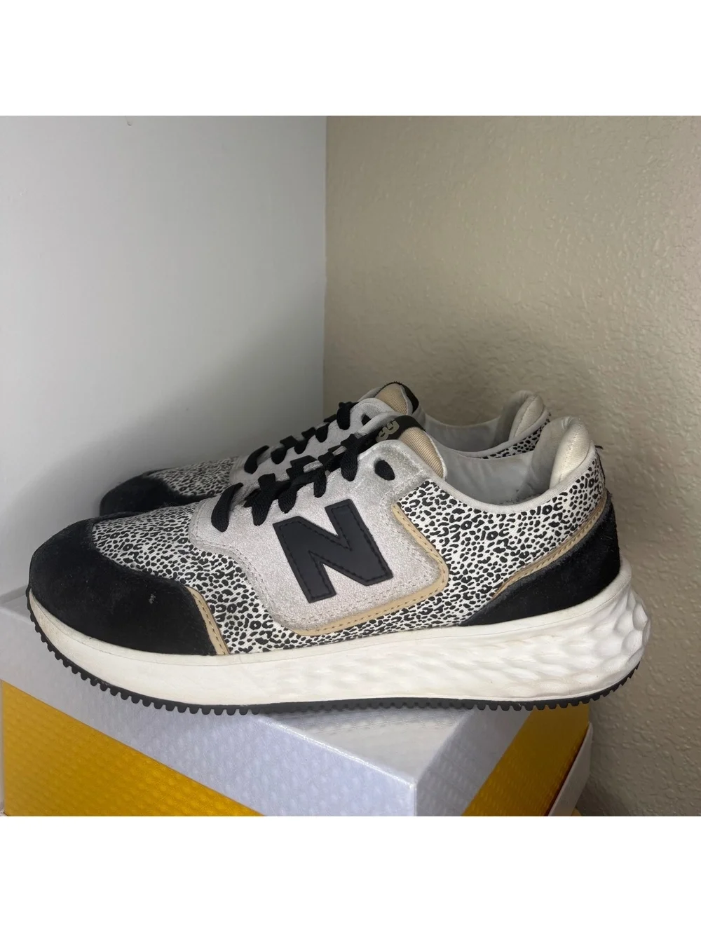 👟 New Balance Women’s 8 Leopard Print Sneakers – Black White Tan